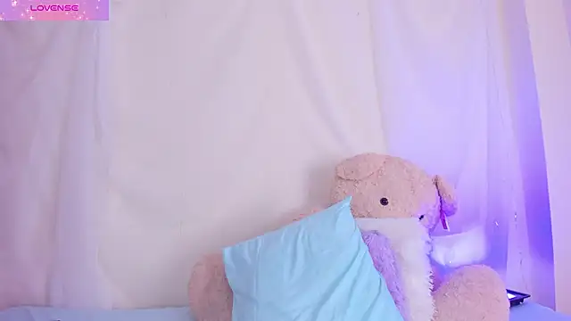 Nyra_lux16's cam snapshot