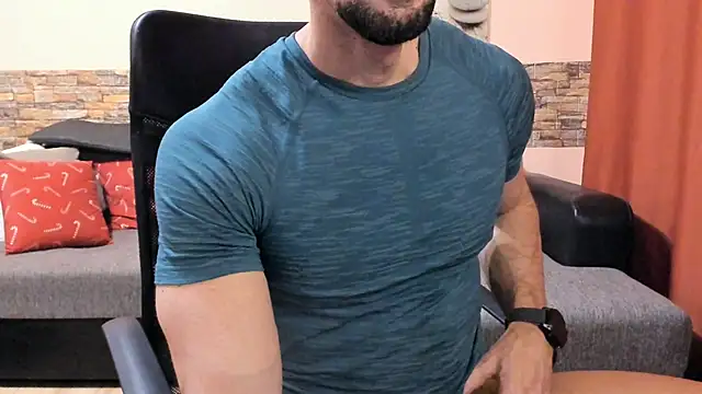 HotHunkTrainer live sex cam