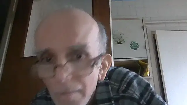 mariusica1@xh live sex cam