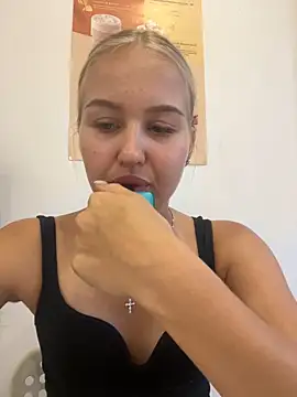 VanillaCakes's cam snapshot