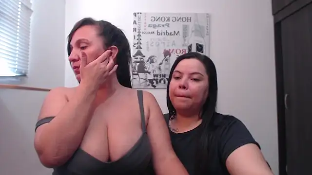 Tinna_Sarah live sex cam