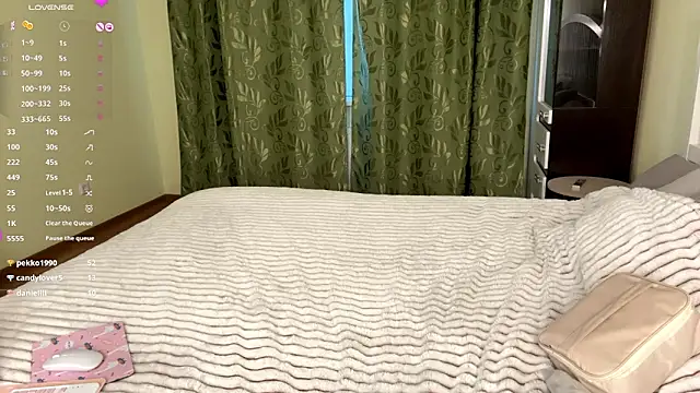 MiaBlanko's cam snapshot