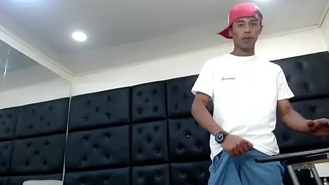 TonnyMarck live sex cam