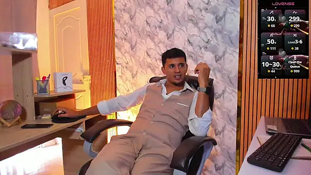 Hideintheoffice live sex cam