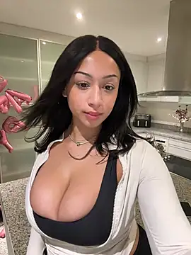 Naomisroom's cam snapshot