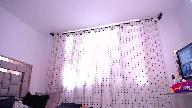 salomecastro_'s cam snapshot