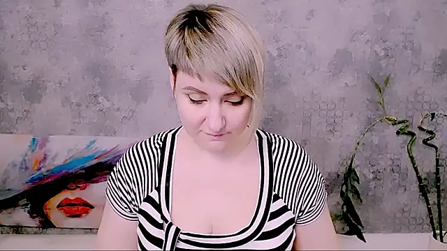 Djullia's cam snapshot