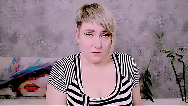 Djullia's cam snapshot