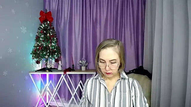 queen_a_n_i's cam snapshot