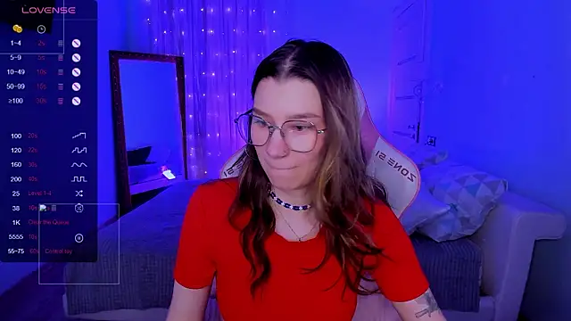 LinaBlossom_'s cam snapshot