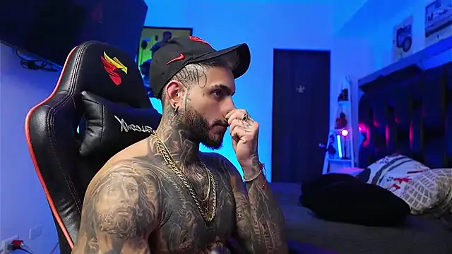 logan_hugh8 live sex cam