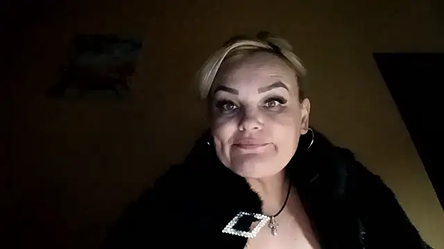 AureliaLove35's cam snapshot