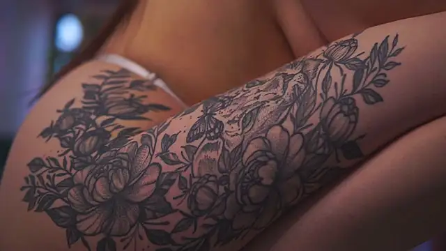 HotBustyBabeX's cam snapshot