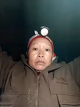 girl-hot2x's cam snapshot