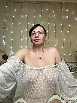Amberhotqueen live sex cam