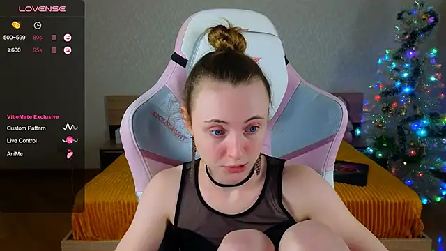 Cowell_Adelina's cam snapshot