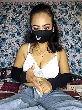 _DesigirlRoshni's cam snapshot