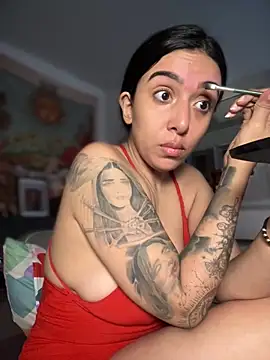 kiaraglam2 live sex cam