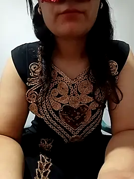 Melekyaraksever2545 live sex cam