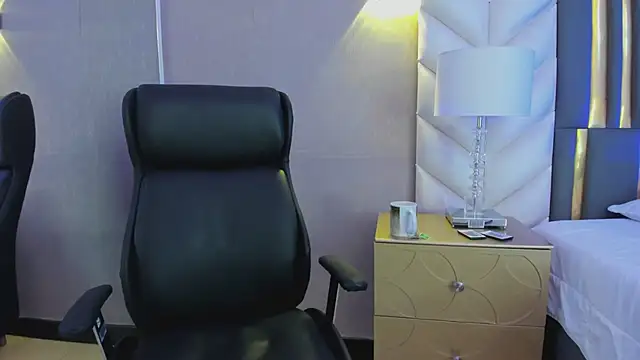 ChloeHarper_ live sex cam