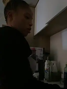 Diamondpussy97 live sex cam