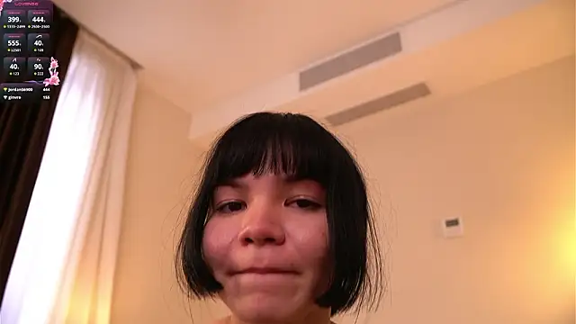 GenevieveBuden live sex cam