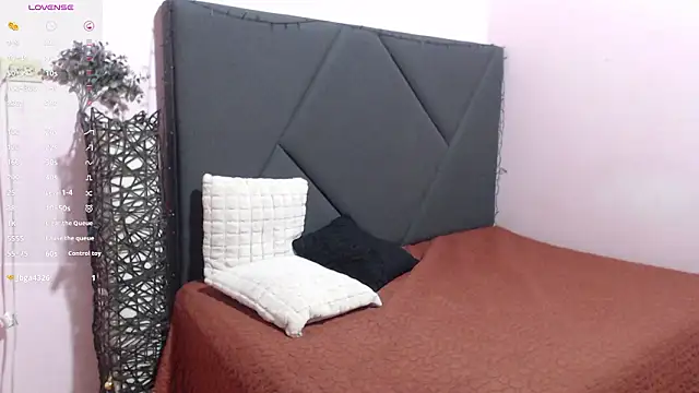 pamela_echeverria's cam snapshot