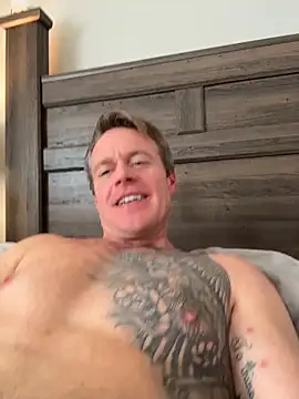 DILFiGuess1 live sex cam