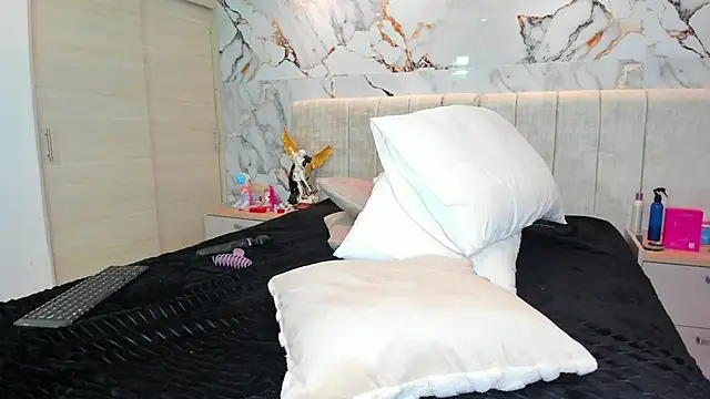 kiana_cream live sex cam