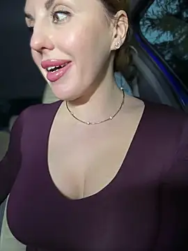 MilfNextDoor20 live sex cam