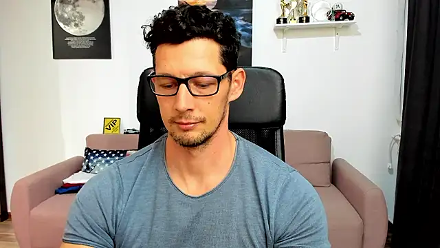 BrutusK08's cam snapshot