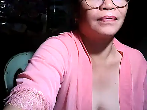 Adeline05's cam snapshot