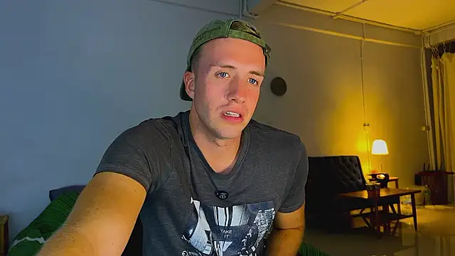 tommy_cumfinger live sex cam