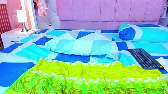 mishell_lovely live sex cam