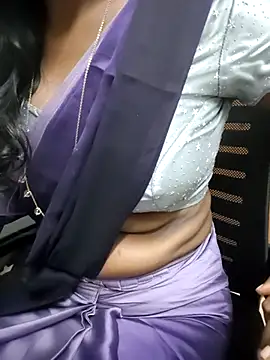 Tamilmallu-duskygirl03's cam snapshot