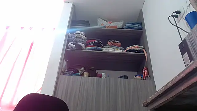 nicolle_milf1978's cam snapshot