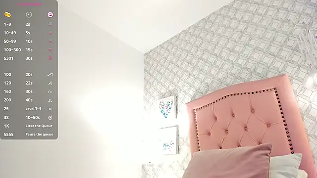 liz_rouse_'s cam snapshot