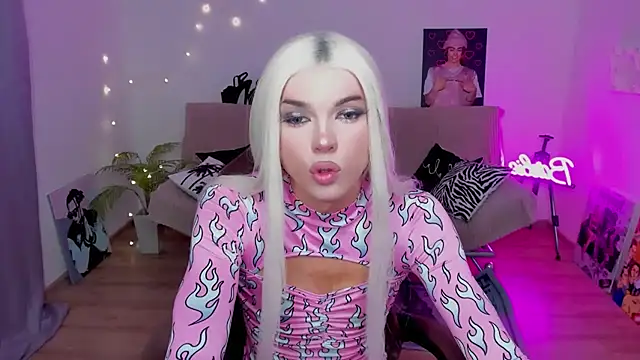 YourTrixie live sex cam