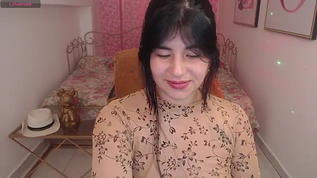 Nina_harpper_'s cam snapshot