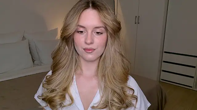 RozzitaBedberry live sex cam