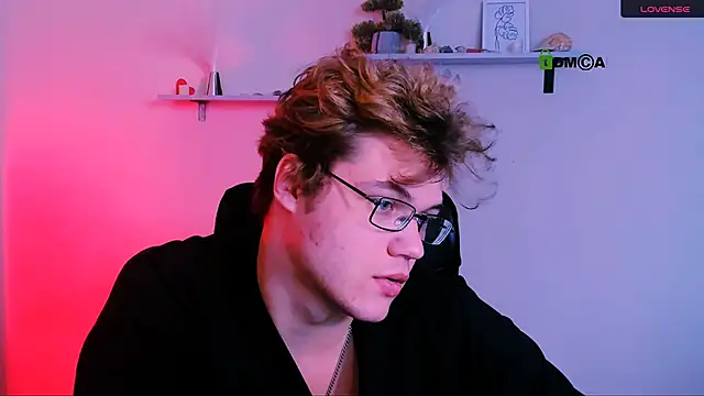 lucas_long_'s cam snapshot