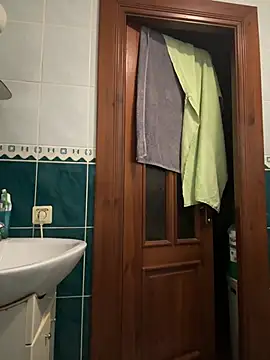 Naughtbaby_2025's cam snapshot