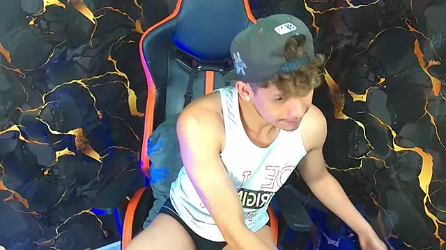 davilap_toyboy live sex cam