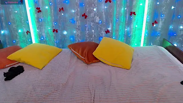 Leonaalove's cam snapshot