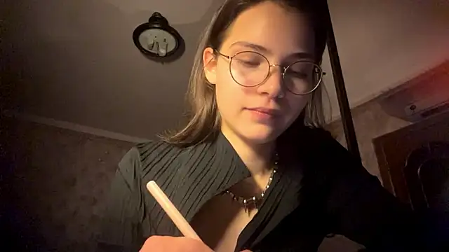 EdythRozier's cam snapshot