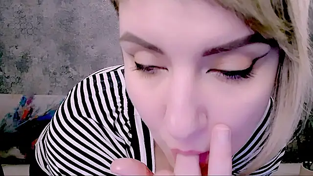 Djullia's cam snapshot