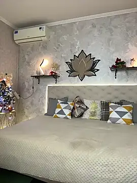 StripBianka's cam snapshot