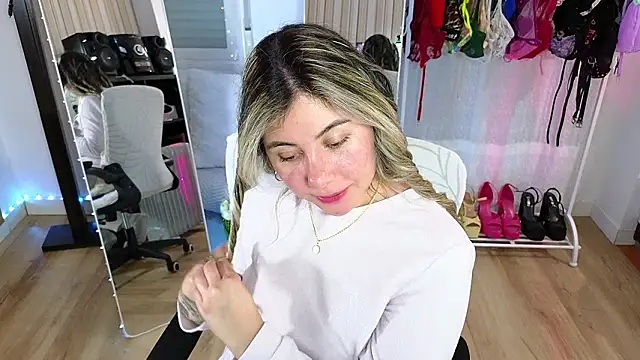 Tawny_cox's cam snapshot