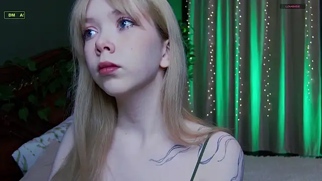 Rochelle_Dolly's cam snapshot