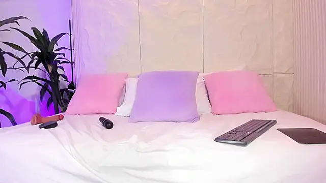 AnahinClar live sex cam